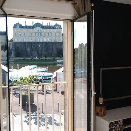 Sur Sarthe Apartman